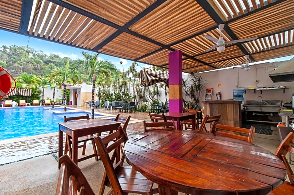 Hotel Yeah Rincón de Guayabitos