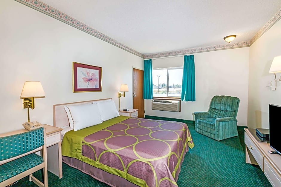 Photo 1 of 1 of 1 Queen Bed, Mobility Accessible