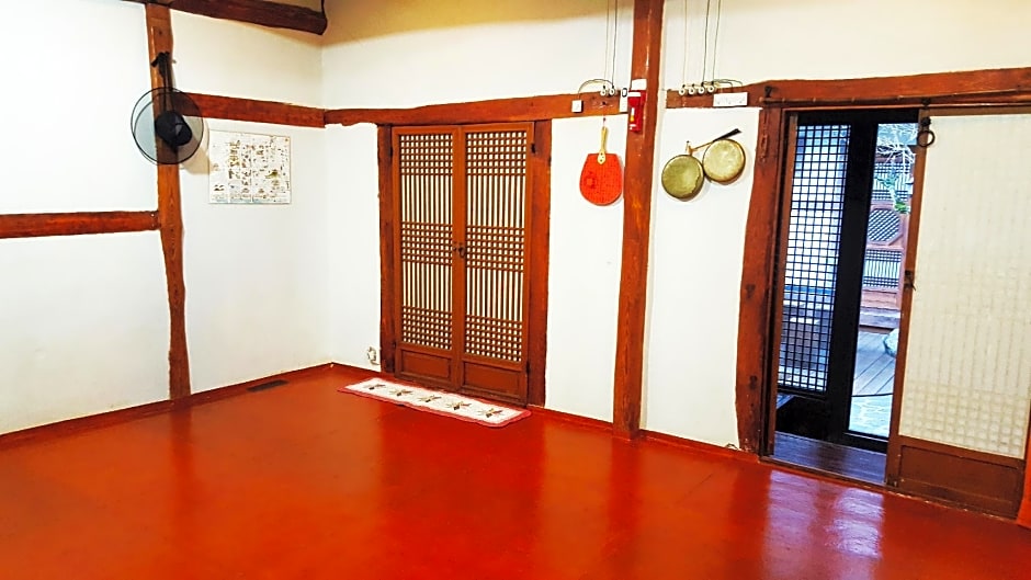 In-Yeon Hanok Guesthouse