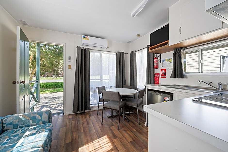 Bright Accommodation Park