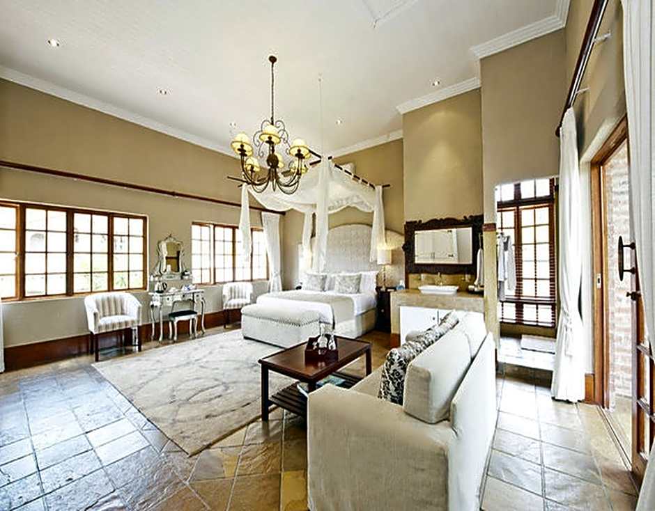 Photo 1 of 6 of Luxury