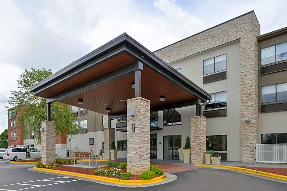Holiday Inn Express & Suites Raleigh NE - Medical Ctr Area By IHG