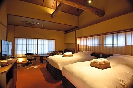 Triple Room with Private Bathroom - Botan
