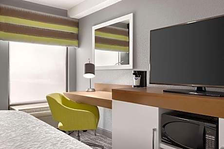 King Room - Hearing Access/Non-Smoking