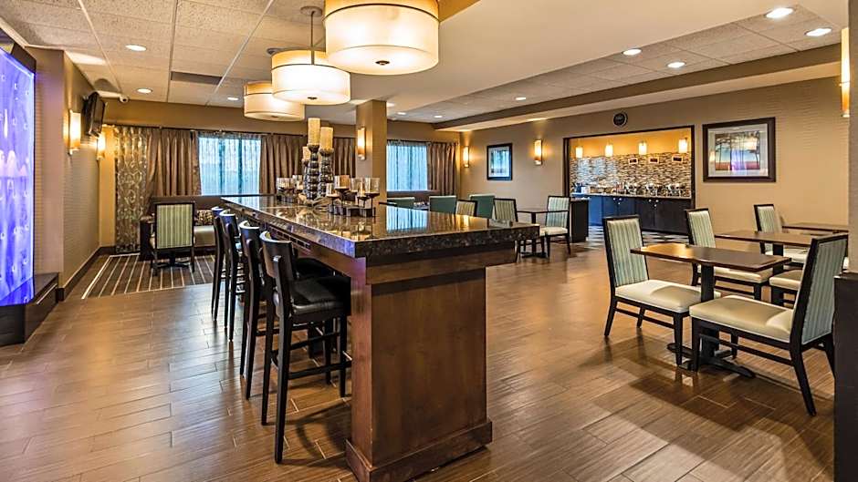 Best Western Plus Wichita West Airport Inn