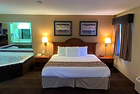 Deluxe Studio Suite with 1 King Bed, Non-Smoking