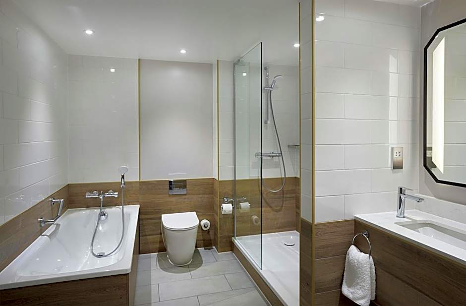 Hilton Cobham