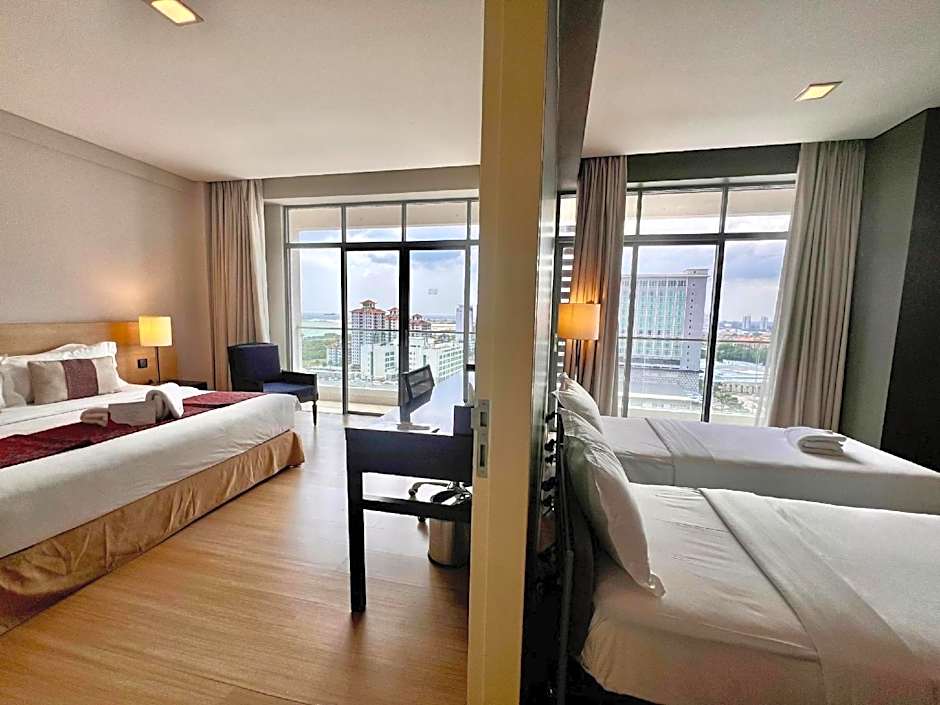 The Straits Hotel & Suites