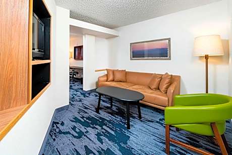 One-Bedroom King Suite with Roll-In Shower and Sofa Bed - Mobility Access/Hearing Accessible