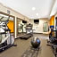 La Quinta Inn & Suites by Wyndham NE Long Beach/Cypress