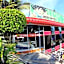 Micky Santoro Hotel & Restaurant