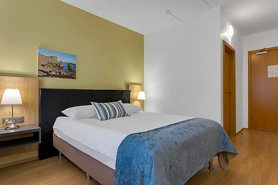 Airport Hotel Aurora Star