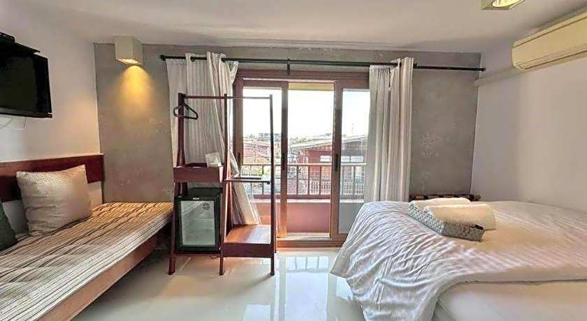Chic Chiangkhan Hotel