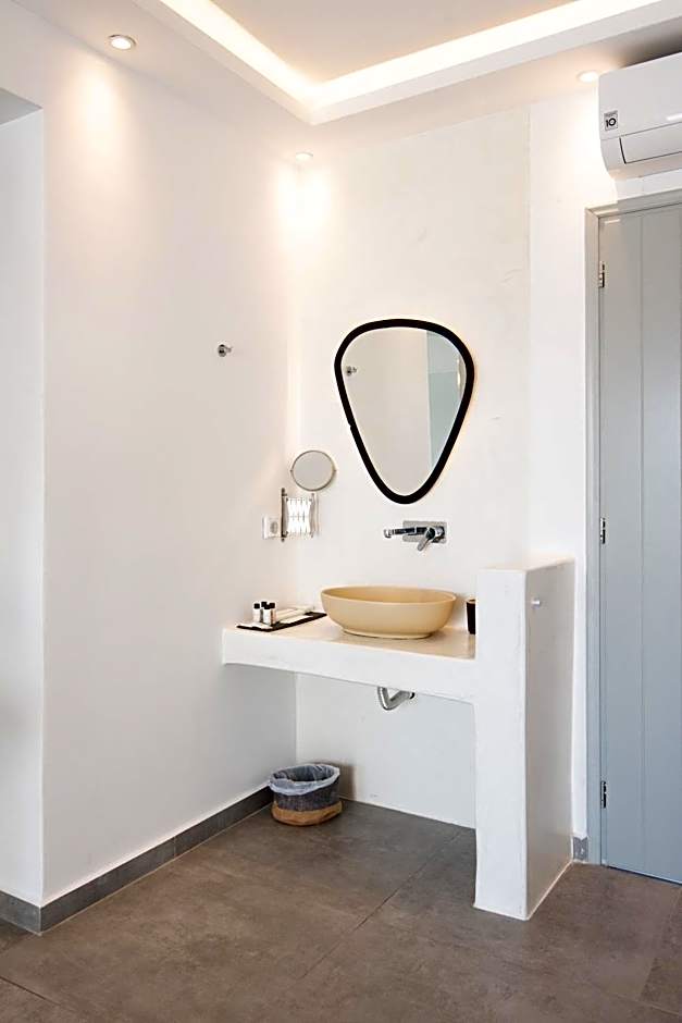 Caldera Cliff Illusion