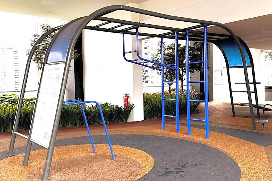 Georgetown Urban Family & Baby-Friendly Home with Skypool Seaview