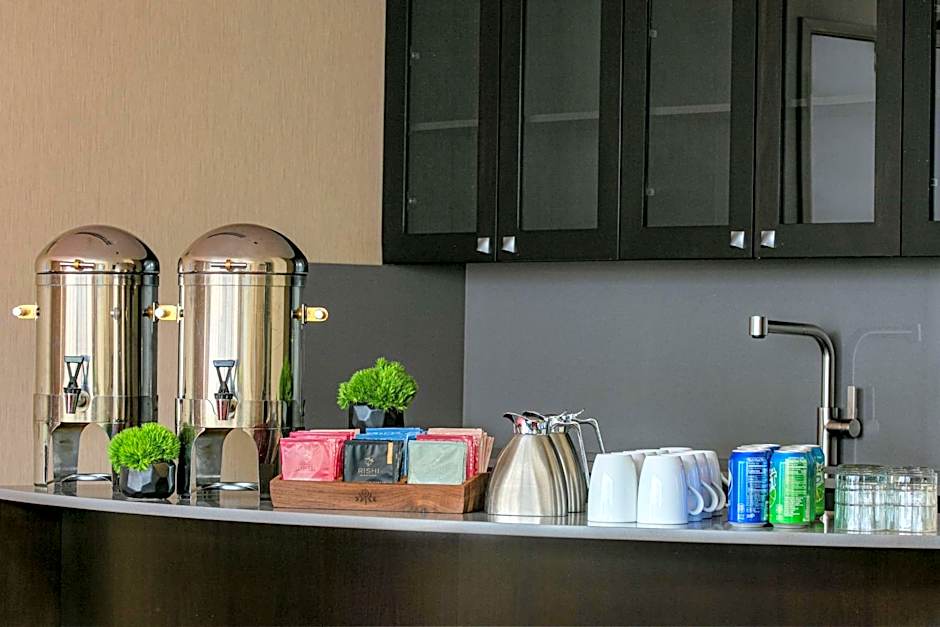 The Royal Sonesta Chicago River North