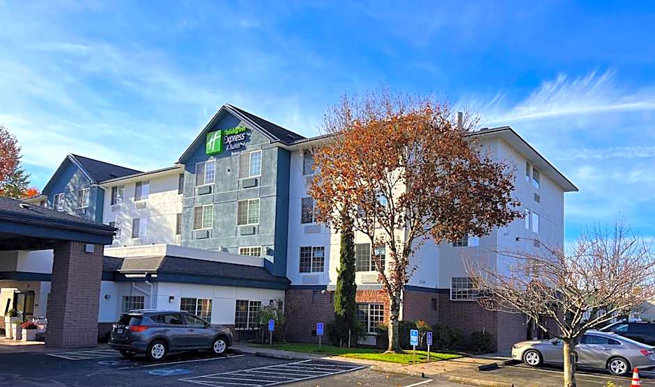 Holiday Inn Express Hotel & Suites Portland - Jantzen Beach By IHG