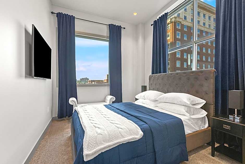 175 LEX - Walkable Downtown Lexington & Rupp Arena - Full Condos