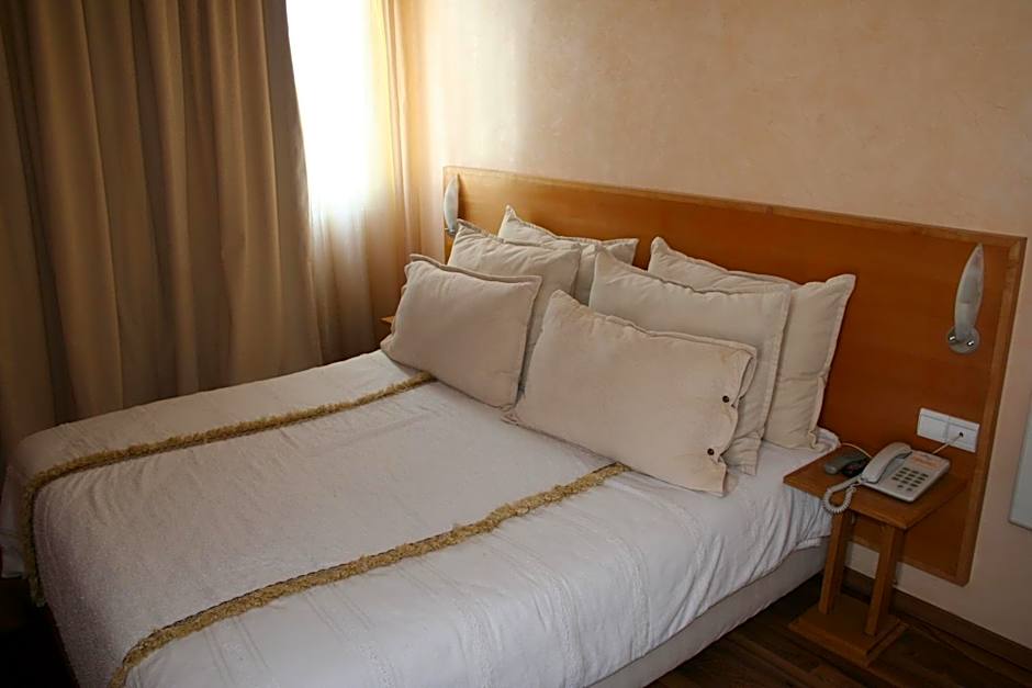 Casablanca Suites & Spa