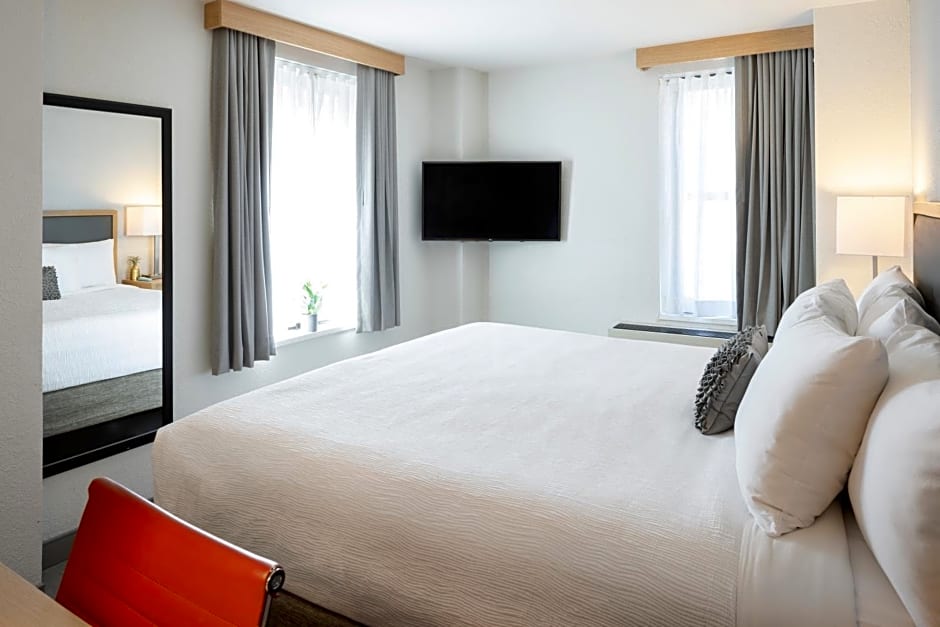 Hotel Saint Clair - Magnificent Mile