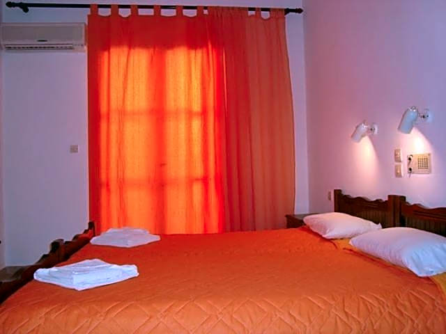 Foto 1 di 12 di Triple Room