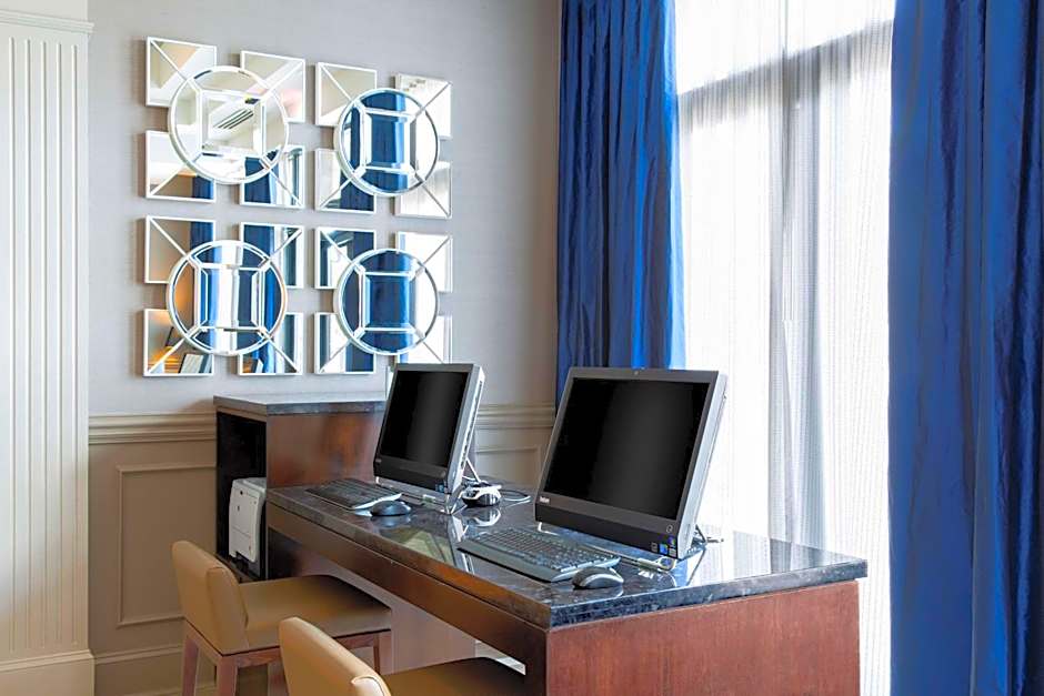 DoubleTree by Hilton Hotel Savannah Historic District