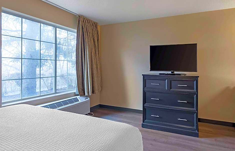 Extended Stay America Select Suites - St. Louis - Airport - Central