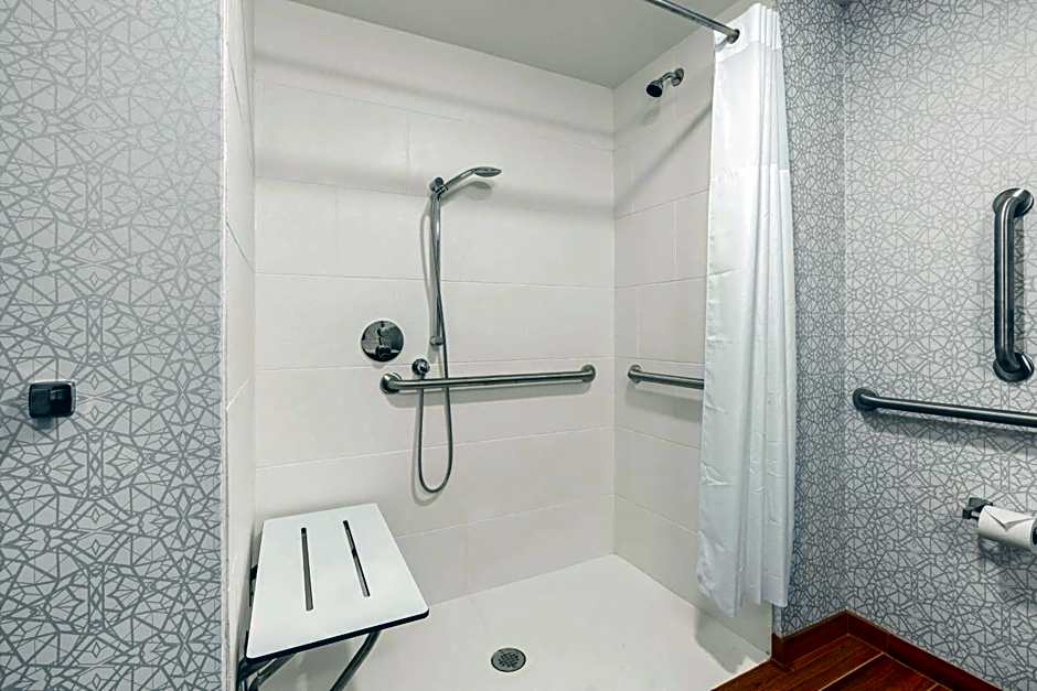 Hampton Inn By Hilton & Suites Bellingham Airport, WA