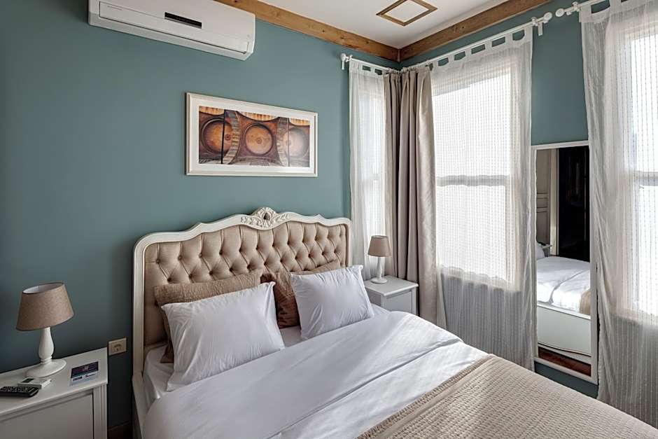 Loka Suites – Istanbul, FL