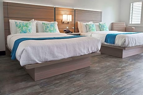 2 Queen Beds, Suite, Nonsmoking