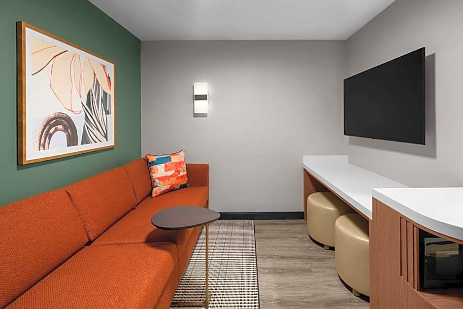 Embassy Suites by Hilton Madison Downtown