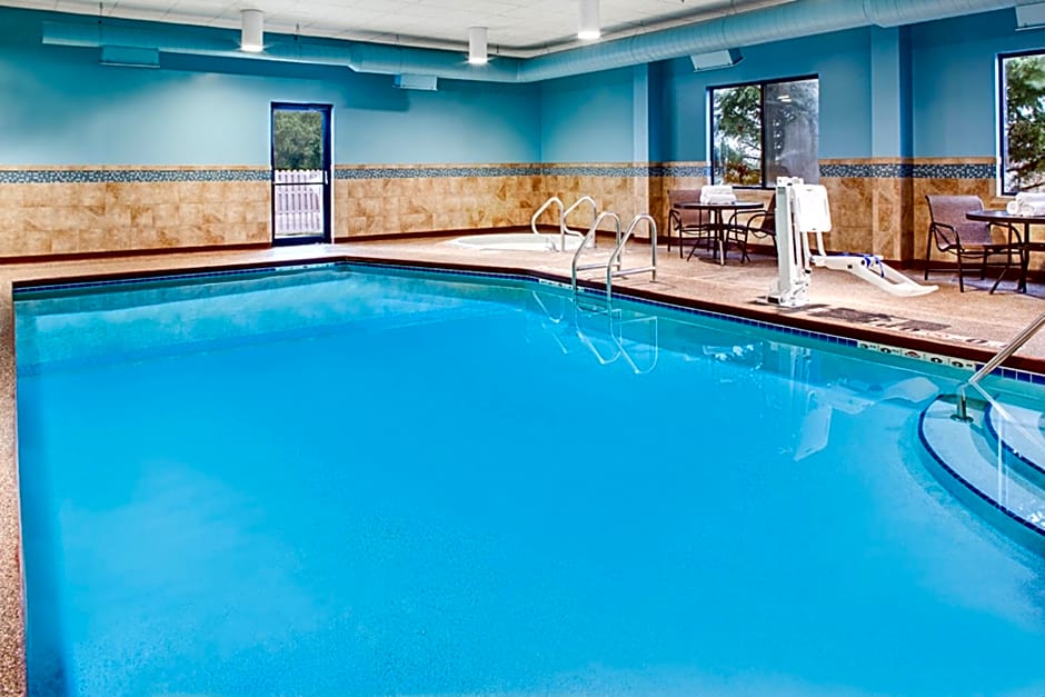 Holiday Inn Express Hotel & Suites Coralville, an IHG Hotel