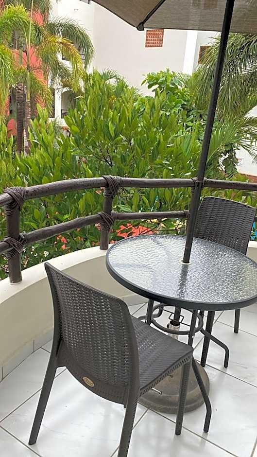 Hotel y Suites Los Encantos