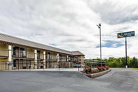 Quality Inn Forest City