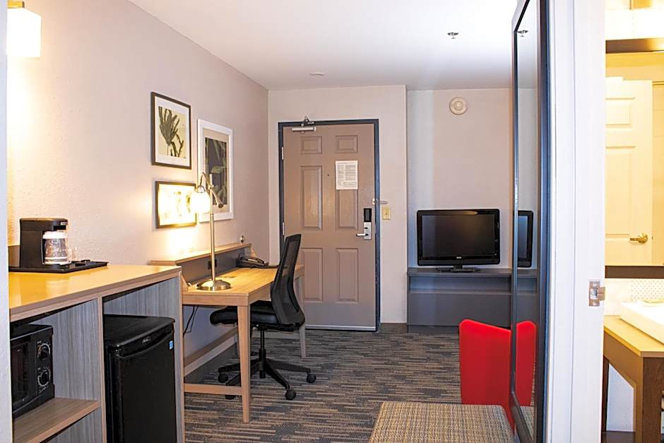 Country Inn & Suites by Radisson, Carlisle, PA