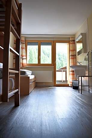 Triple Room with Mountain View