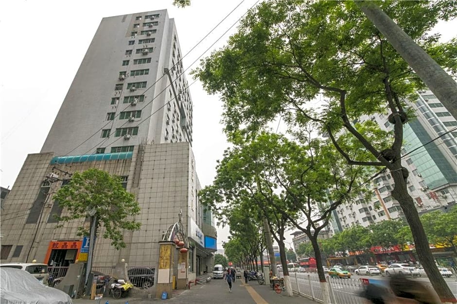 Xi'An Busy Hotel Bell Tower City Wall