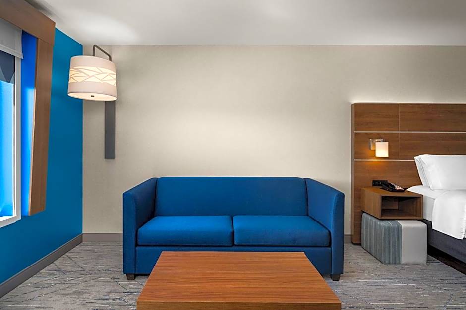 Holiday Inn Express & Suites Salem North-Keizer By IHG