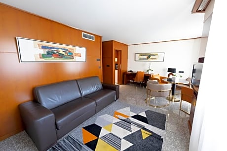 One-Bedroom Apartment (3 Adults) - 131 ft²