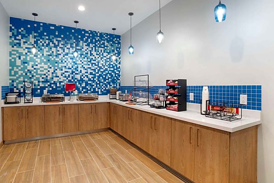 Best Western Plus Mobile Inn and Suites