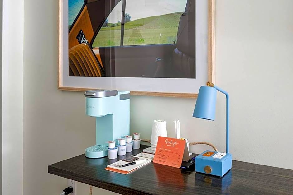 The Starlight Motor Inn