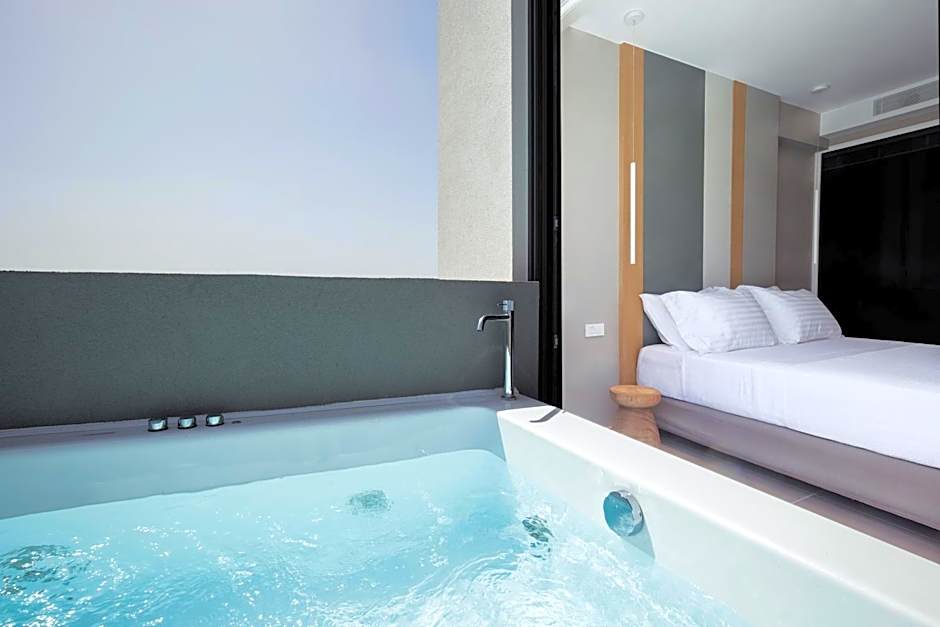 Noemie Luxury Suites