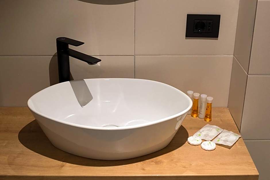 Hotel Plutitor Lebăda