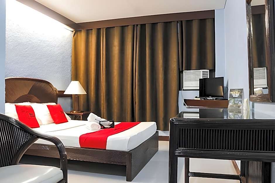 RedDoorz @ Junquera Extension Cebu