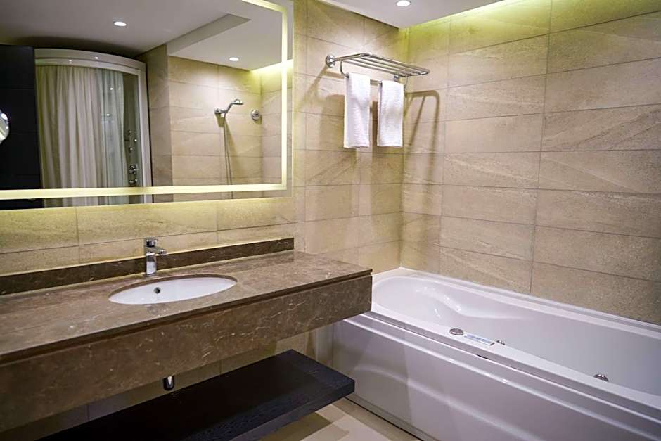 Radisson Blu Hotel & Convention Center, Alexandria