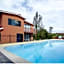 Riverview Motor Inn