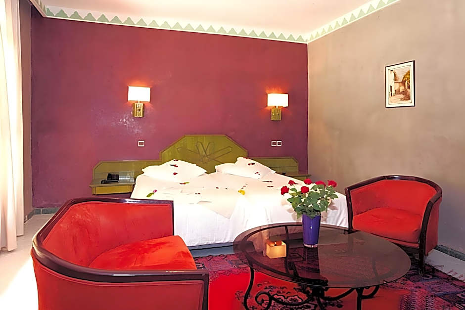 Chems Hotel