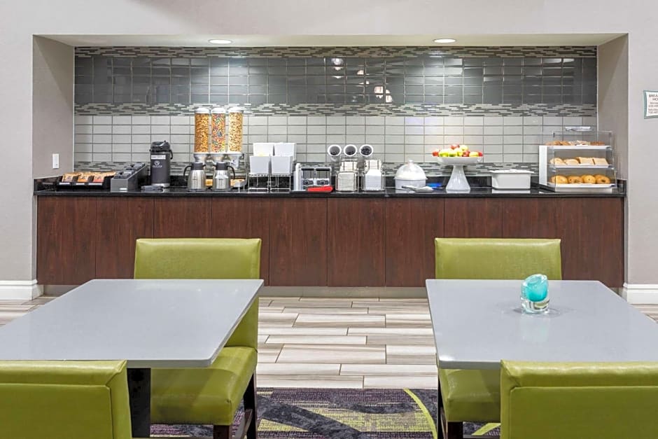 La Quinta Inn & Suites by Wyndham Denver Boulder - Louisville