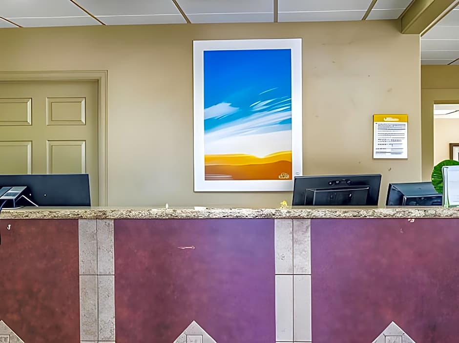 Days Inn by Wyndham Montrose