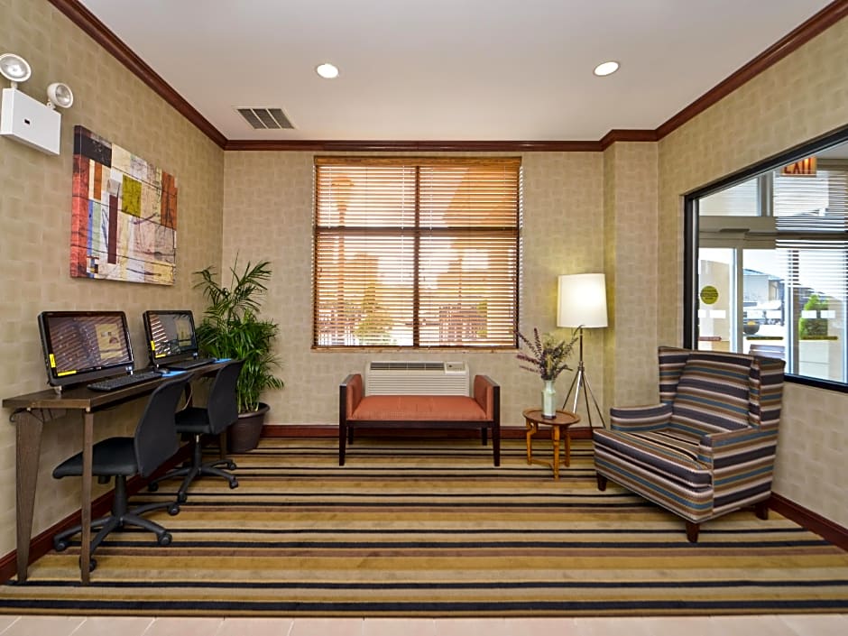 Holiday Inn Express LaGuardia Airport By IHG